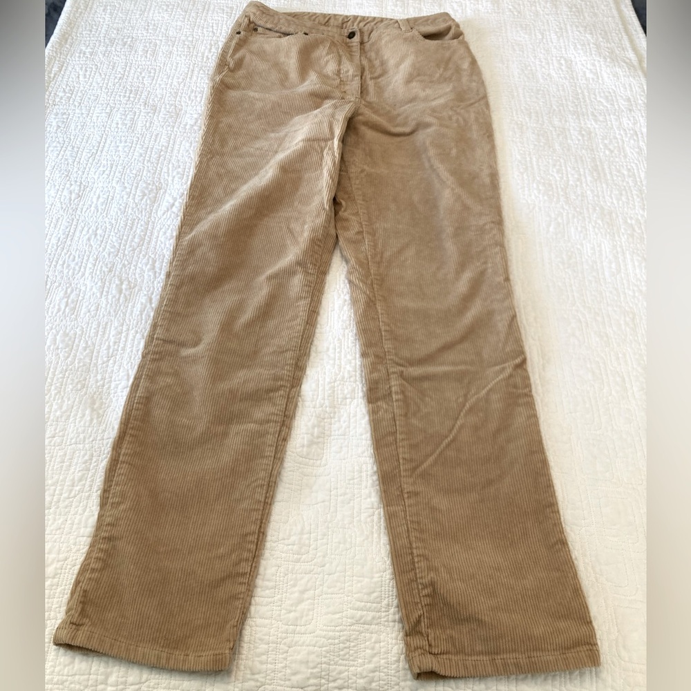 NEWPORT NEWS- EASY STYLE women’s 14T Khaki colored corduroy